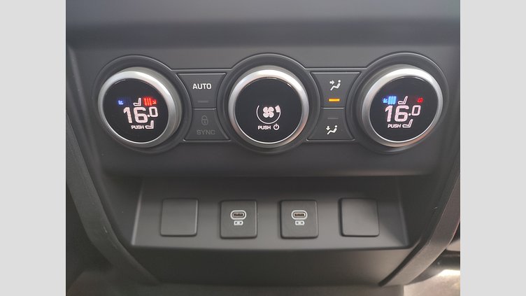 2025 Approved/Jazdené Land Rover Defender 130 Santorini Black 4x4 5.0 V8 P500 A/T AWD