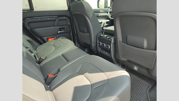 2025 Approved/Jazdené Land Rover Defender 130 Santorini Black 4x4 5.0 V8 P500 A/T AWD