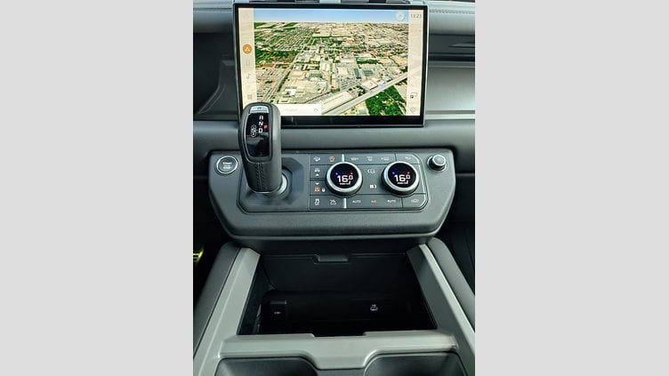 2025 Approved/Jazdené Land Rover Defender 130 Santorini Black 4x4 5.0 V8 P500 A/T AWD