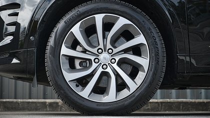 Discovery Sport 9