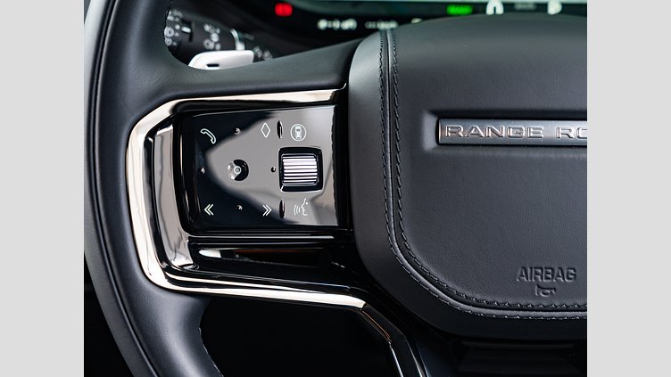 2025 認定中古車 Land Rover Range Rover Sport フジホワイト P550eプラグインハイブリッド（ガソリン） スタンダードホイールベース Dynamic SE