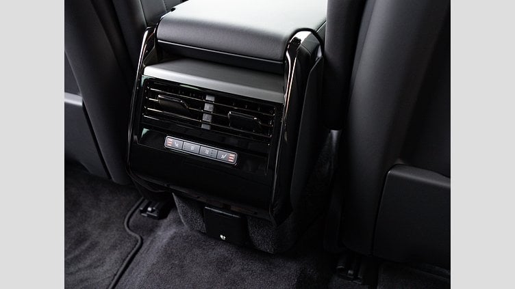 2025 認定中古車 Land Rover Range Rover Sport フジホワイト P550eプラグインハイブリッド（ガソリン） スタンダードホイールベース Dynamic SE