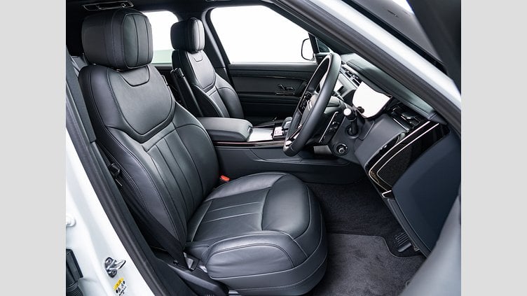 2025 認定中古車 Land Rover Range Rover Sport フジホワイト P550eプラグインハイブリッド（ガソリン） スタンダードホイールベース Dynamic SE