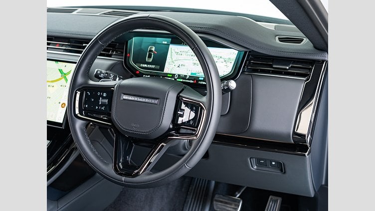 2025 認定中古車 Land Rover Range Rover Sport フジホワイト P550eプラグインハイブリッド（ガソリン） スタンダードホイールベース Dynamic SE