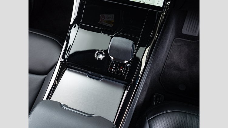 2025 認定中古車 Land Rover Range Rover Sport フジホワイト P550eプラグインハイブリッド（ガソリン） スタンダードホイールベース Dynamic SE