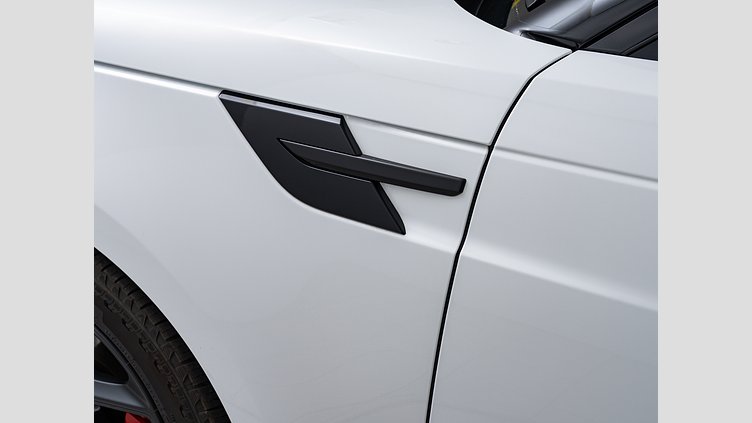 2025 認定中古車 Land Rover Range Rover Sport フジホワイト P550eプラグインハイブリッド（ガソリン） スタンダードホイールベース Dynamic SE