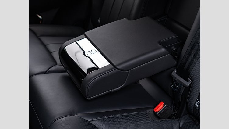 2025 認定中古車 Land Rover Range Rover Sport フジホワイト P550eプラグインハイブリッド（ガソリン） スタンダードホイールベース Dynamic SE