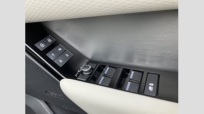 Range Rover Velar 13