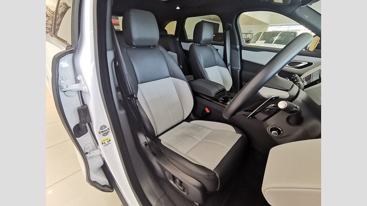2024 認定中古車 Land Rover Range Rover Velar オストゥーニパールホワイト D200マイルドハイブリッド（ディーゼル） Standard Wheelbase Dynamic SE
