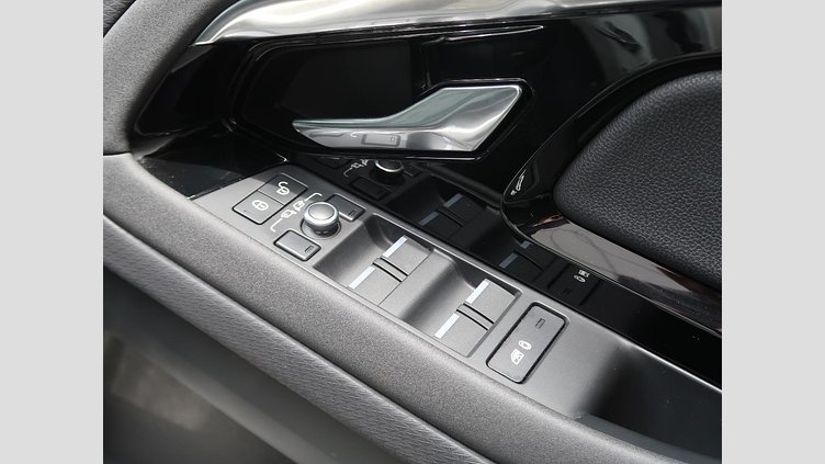2020 認定中古車 Land Rover Range Rover Evoque フジホワイト P300 R-DYNAMIC S