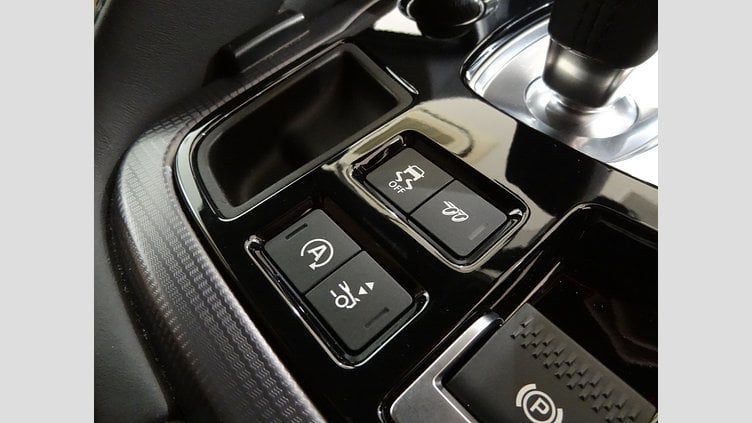 2021 認定中古車 Jaguar F-Type Sherwood Green (SVO) P575 オートマチック 全輪駆動 F-TYPEクーペ Heritage 60 Edition