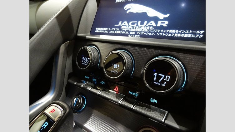 2021 認定中古車 Jaguar F-Type Sherwood Green (SVO) P575 オートマチック 全輪駆動 F-TYPEクーペ Heritage 60 Edition