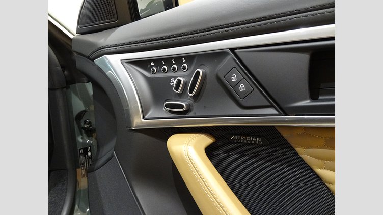 2021 認定中古車 Jaguar F-Type Sherwood Green (SVO) P575 オートマチック 全輪駆動 F-TYPEクーペ Heritage 60 Edition