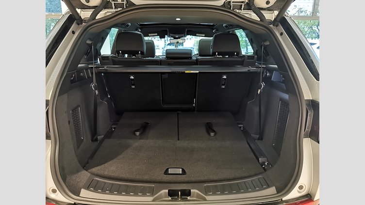 2024 認定中古車 Land Rover Discovery Sport ハクバシルバー D200マイルドハイブリッド（ディーゼル） 標準ホイール DYNAMIC SE