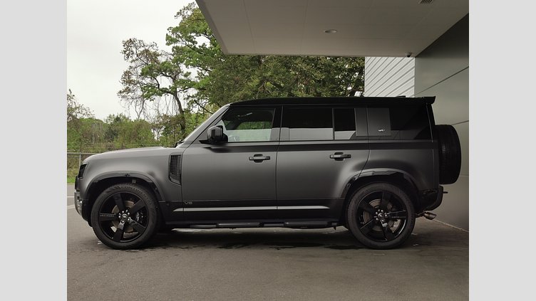 2024 認定中古車 Land Rover Defender 110 カルパチアングレイ P525 AWD (AT) V8 CARPATHIAN EDITION