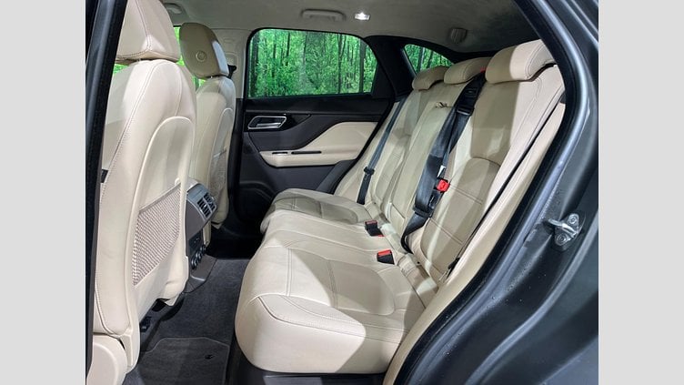 2019 認定中古車 Jaguar F-Pace Santorini Black 2.0L I4 Pet Mid DOHC AJ200 prestage
