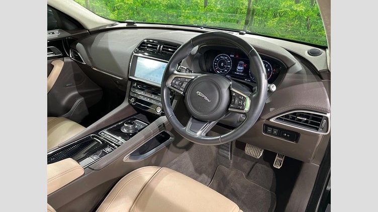 2019 認定中古車 Jaguar F-Pace Santorini Black 2.0L I4 Pet Mid DOHC AJ200 prestage