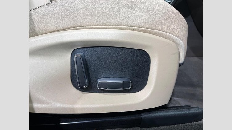 2019 認定中古車 Jaguar F-Pace Santorini Black 2.0L I4 Pet Mid DOHC AJ200 prestage