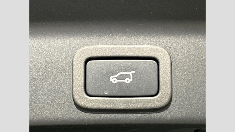 2019 認定中古車 Jaguar F-Pace Santorini Black 2.0L I4 Pet Mid DOHC AJ200 prestage