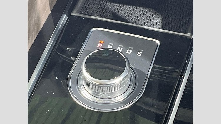 2019 認定中古車 Jaguar F-Pace Santorini Black 2.0L I4 Pet Mid DOHC AJ200 prestage