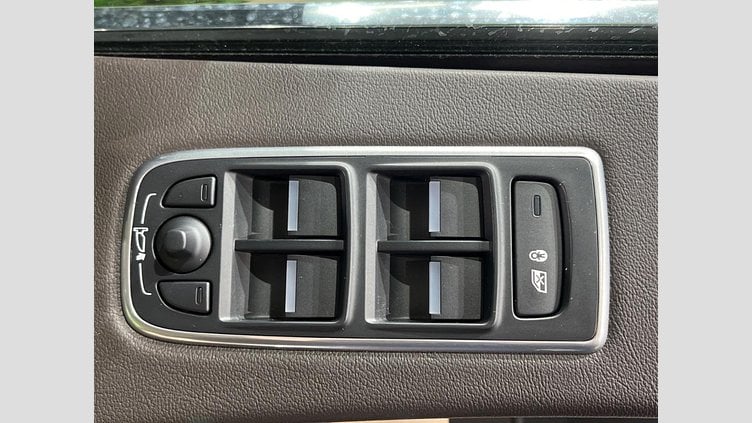 2019 認定中古車 Jaguar F-Pace Santorini Black 2.0L I4 Pet Mid DOHC AJ200 prestage