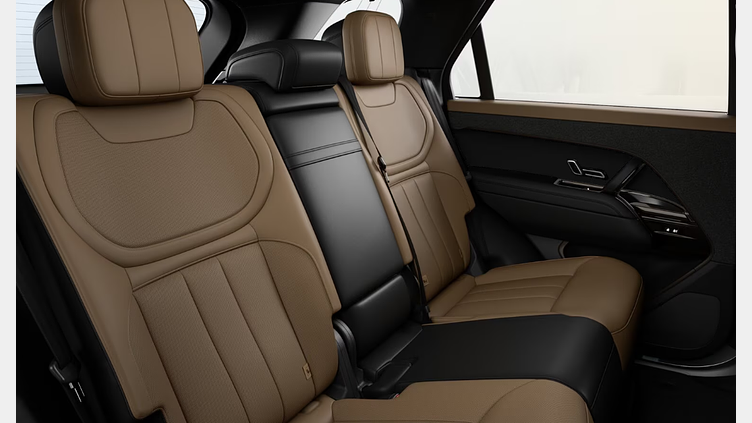 2025 SKLADOVÉ VOZIDLÁ Land Rover Range Rover Sport Čierna Santorini D300 MHEV AWD Automat Dynamic SE