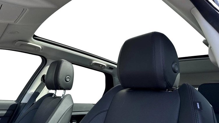 2023 Approved Land Rover Discovery Sport Santorini Black 1.5 P300e SE