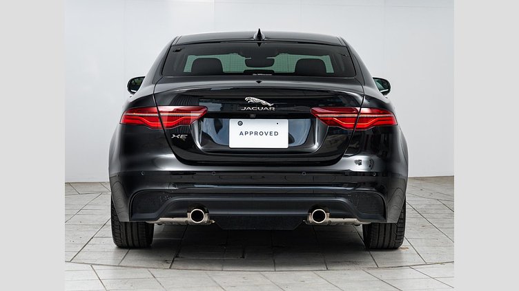 2022 認定中古車 Jaguar XE サントリーニブラック P250 RWD（オートマチック） 4 door Saloon S