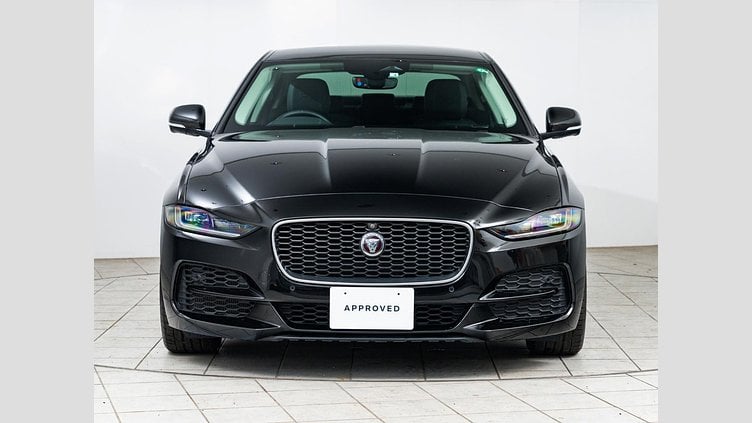 2022 認定中古車 Jaguar XE サントリーニブラック P250 RWD（オートマチック） 4 door Saloon S