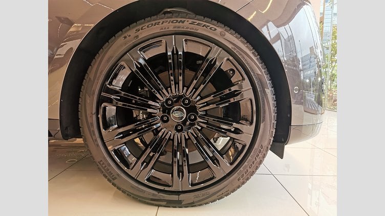 2024 認定中古車 Land Rover Range Rover シャラントグレイ D300 AWD MHEV（AT） スタンダードホイールベース HSE