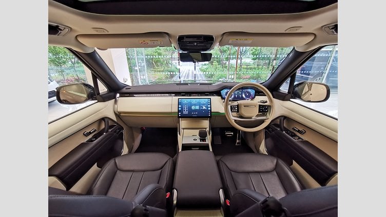 2024 認定中古車 Land Rover Range Rover シャラントグレイ D300 AWD MHEV（AT） スタンダードホイールベース HSE