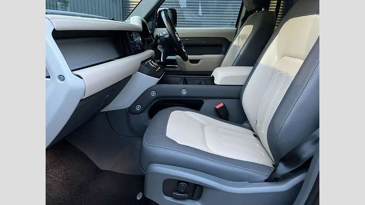 2021 認定中古車 Land Rover Defender 110 ゴンドワナストーン D300 AWD（AT） X-DYNAMIC SE