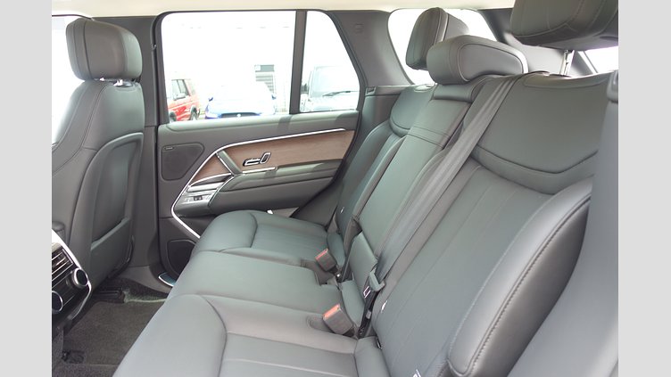 2024 認定中古車 Land Rover Range Rover サントリーニブラック D300 AWD MHEV（AT） スタンダードホイールベース SE