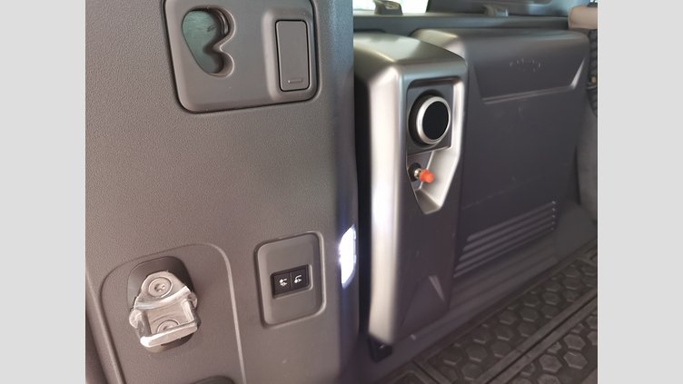 2021 認定中古車 Land Rover Defender 110 タスマンブルー P300 AWD（AT） SE
