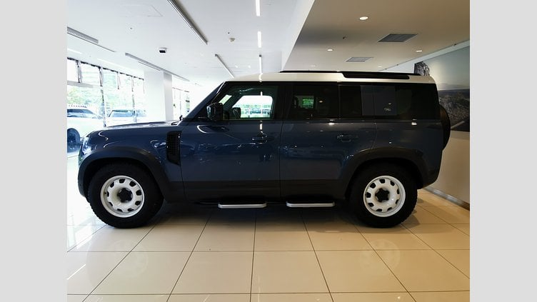 2021 認定中古車 Land Rover Defender 110 タスマンブルー P300 AWD（AT） SE