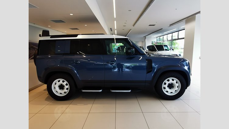 2021 認定中古車 Land Rover Defender 110 タスマンブルー P300 AWD（AT） SE