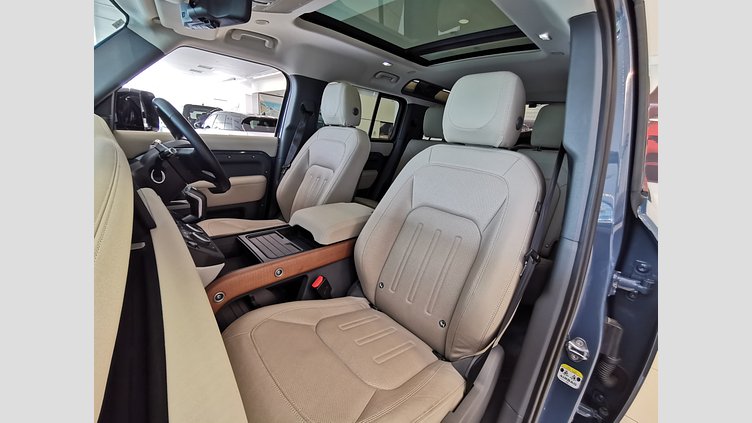 2021 認定中古車 Land Rover Defender 110 タスマンブルー P300 AWD（AT） SE