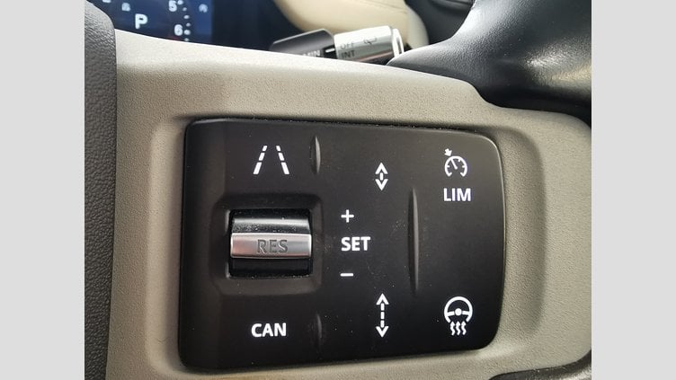 2021 認定中古車 Land Rover Defender 110 タスマンブルー P300 AWD（AT） SE