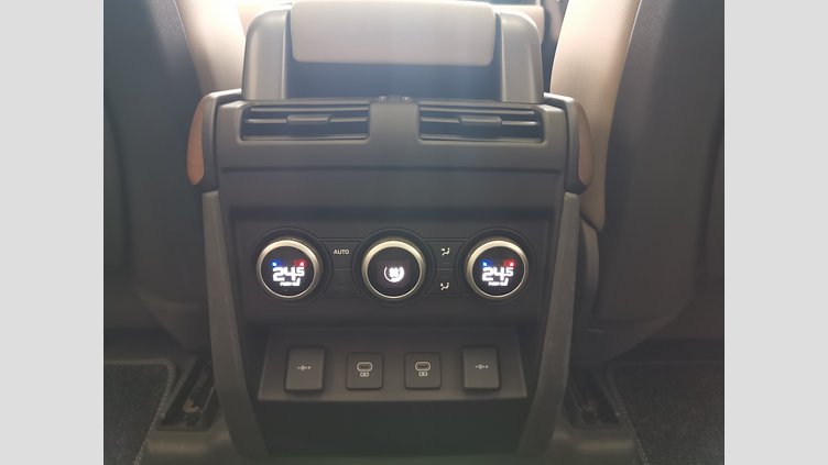 2021 認定中古車 Land Rover Defender 110 タスマンブルー P300 AWD（AT） SE