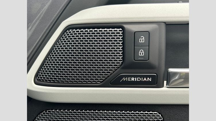 2024 認定中古車 Land Rover Defender 90 アイガーグレイ D300 AWD（AT） X-DYNAMIC SE