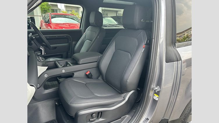 2024 認定中古車 Land Rover Defender 90 アイガーグレイ D300 AWD（AT） X-DYNAMIC SE