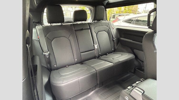 2024 認定中古車 Land Rover Defender 90 アイガーグレイ D300 AWD（AT） X-DYNAMIC SE