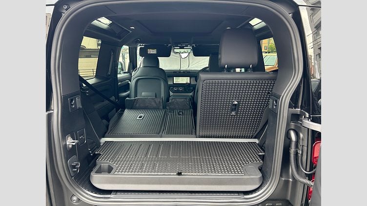 2024 認定中古車 Land Rover Defender 90 アイガーグレイ D300 AWD（AT） X-DYNAMIC SE