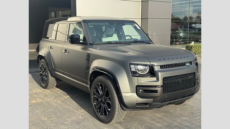 2025 SKLADOVÉ VOZIDLÁ Land Rover Defender 110 Faroe Green NEW DEFENDER OCTA EDITION ONE