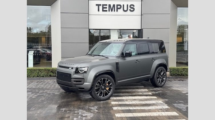2025 SKLADOVÉ VOZIDLÁ Land Rover Defender 110 Faroe Green NEW DEFENDER OCTA EDITION ONE
