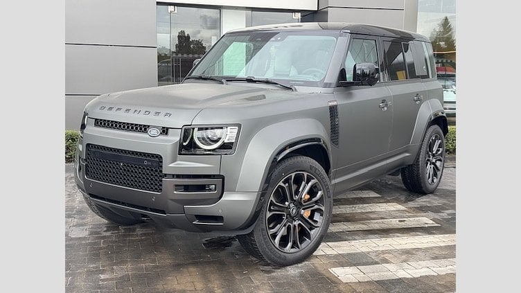 2025 SKLADOVÉ VOZIDLÁ Land Rover Defender 110 Faroe Green NEW DEFENDER OCTA EDITION ONE