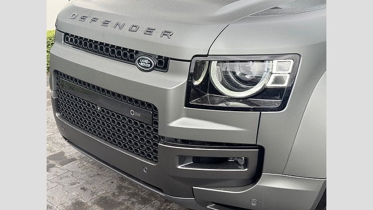 2025 SKLADOVÉ VOZIDLÁ Land Rover Defender 110 Faroe Green NEW DEFENDER OCTA EDITION ONE