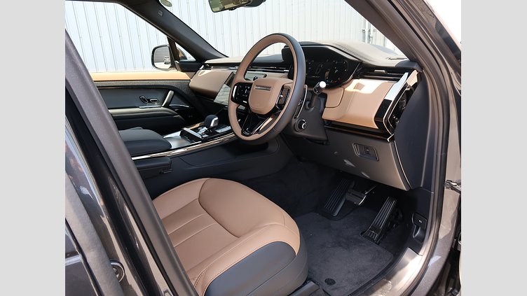 2024 認定中古車 Land Rover Range Rover Sport カルパチアングレイ D300マイルドハイブリッド スタンダードホイールベース Dynamic HSE