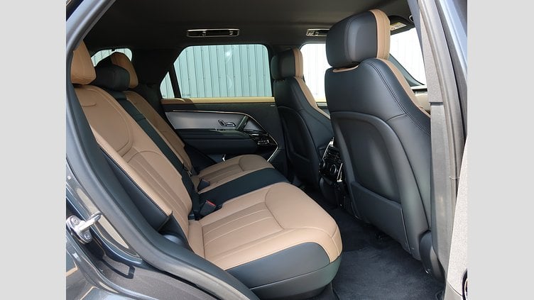 2024 認定中古車 Land Rover Range Rover Sport カルパチアングレイ D300マイルドハイブリッド スタンダードホイールベース Dynamic HSE
