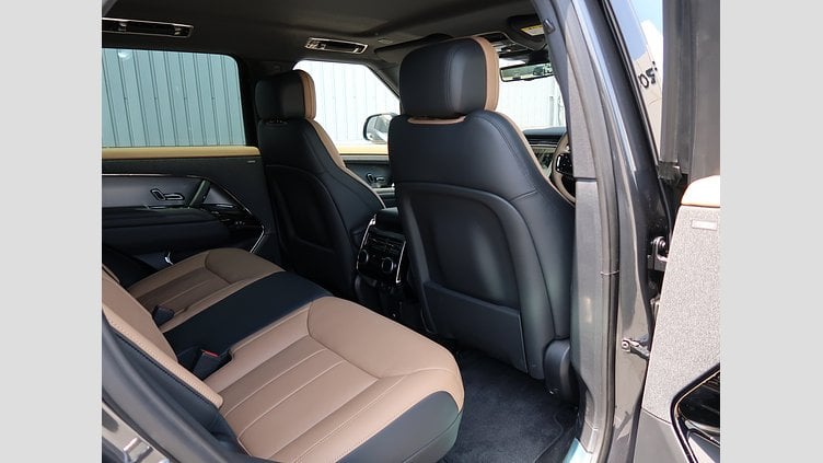 2024 認定中古車 Land Rover Range Rover Sport カルパチアングレイ D300マイルドハイブリッド スタンダードホイールベース Dynamic HSE